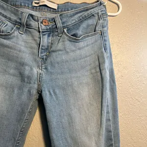 Levi's Y2K Vintage Blue Skinny Jeans with Slim Fit Straight leg SZ 26/30 Denim thumbnail 6