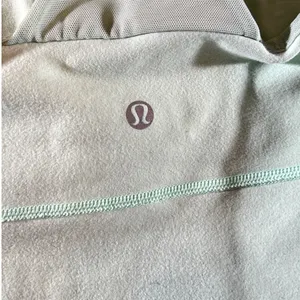 653 | Lululemon Mint Green Racerback Athletic Tank‎ Top Built In Bra Womens 4 thumbnail 5