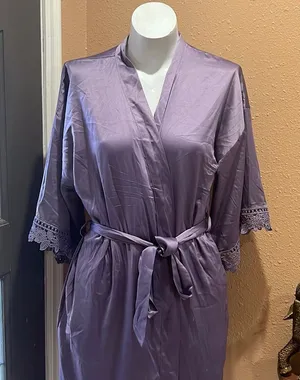 AW bridal purple robe Size M thumbnail 1