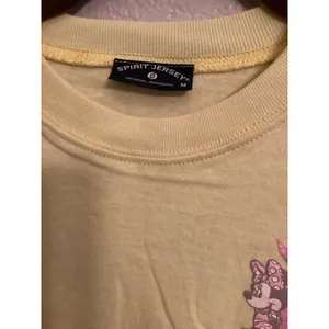 NWT Disney Parks Disneyland Spirit Jersey Yellow Minnie Mouse Butterfly S / M thumbnail 5