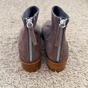 Steve Madden Brown Ankle Boots with Back Zip Size 7.5 thumbnail 4