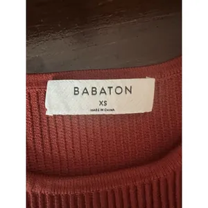 Aritzia Babaton Sculpt Knit‎ Crop Top Size XS Rust thumbnail 4