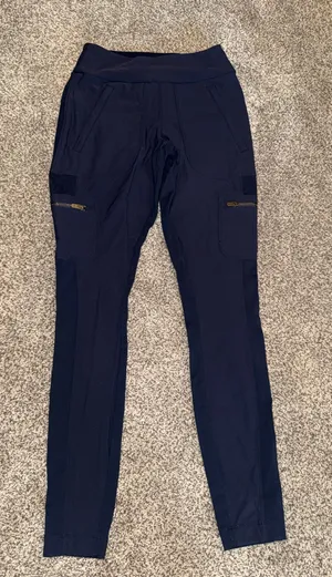Athleta Headlands Hybrid High Rise Cargo Tight Leggings thumbnail 1