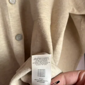 Wilfred Free Aritzia Beige Button Front Knit Shirt Jacket Size S thumbnail 4