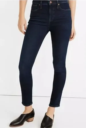 Madewell dark wash 9 inch mid rise skinny sustainable jeans thumbnail 1