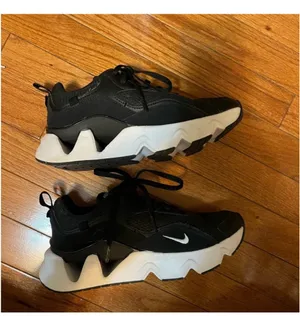 Nike RYZ Sneakers thumbnail 2