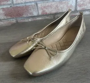 J. McLaughlin Ballet Flats Bow Women’s 9.5 Champagne Gold Square Toe Classic thumbnail 1