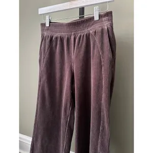 Lululemon Scuba Mid-Rise Wide-Leg Crop *Velvet Cord Size 4 Espresso thumbnail 4