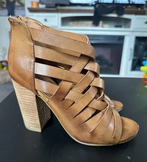 Dolce by Mojo Moxy Brown Strappy Heels in 7‎ thumbnail 1