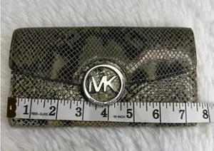 Michael Kors Snake Pattern Wallet thumbnail 9