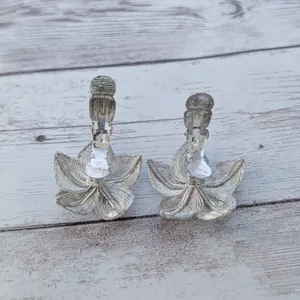 Vintage Clip On Earrings Large Silver Tone Flower - Tarnished/Loose Clip thumbnail 5