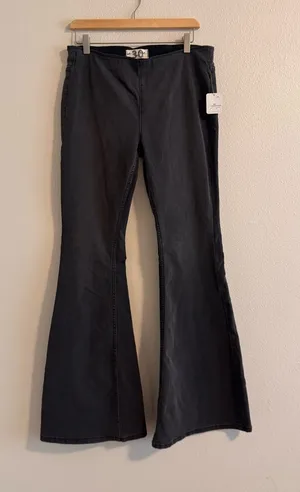NWT WE THE FREE Black Flare Pants — Women’s Bootcut with Wide Hem thumbnail 1