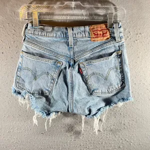 1154 | Levi's 501 High Waisted Distressed Denim Cutoff‎ Shorts Light Wash 26 thumbnail 2