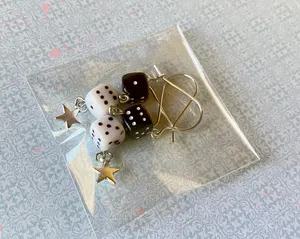 Handmade y2k Kawaii black&white dice star dangle earrings 💚💚 thumbnail 4