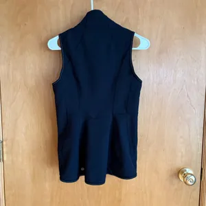 Lululemon Full Zip Running Vest Womens 4 Black Reflective‎ Trim Peplum Back thumbnail 4