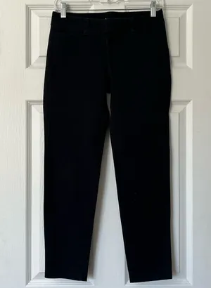 Old Navy Pixie Never-Fade Cropped Pants - Size 4 thumbnail 1