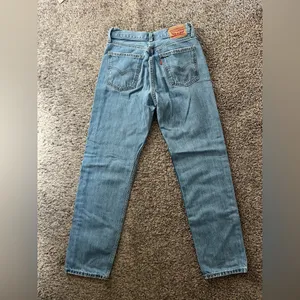 Classic Blue Low Pro Levi’s Straight Women's Jeans thumbnail 7