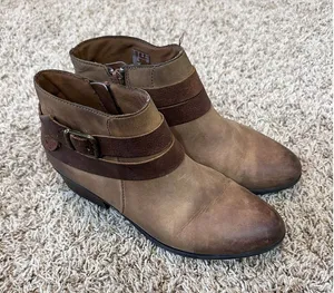 Clarks Collection Ankle Boots Booties Shoes Size 8 Brown‎ Buckle thumbnail 1