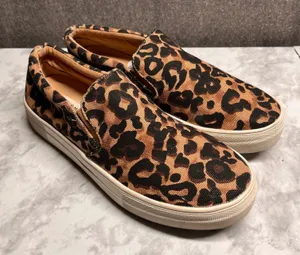 Steve Madden Leopard Print Slip On‎ Sneakers Women's Size 7.5M Platform Comfort thumbnail 1