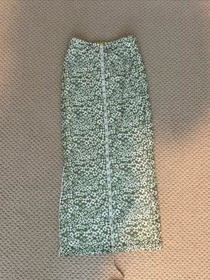 Shein Size Extra Small XS Green Floral Midi Skirt - Women thumbnail 2