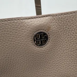 Tory Burch Perry Tote Taupe Pebbled Leather Shoulder Bag Classic Preppy Neutral thumbnail 7