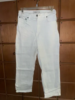 Abercrombie Ankle Straight High-Rise Curve Love thumbnail 1