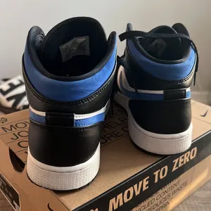 Nike Jordan ’s thumbnail 2