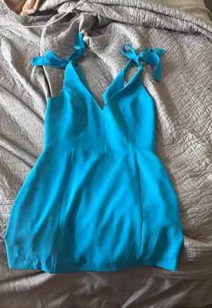 Amanda Uprichard Turquoise homecoming dress thumbnail 1
