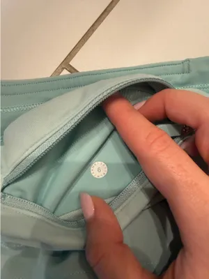 Lululemon Speed Shorts 2.5" thumbnail 3