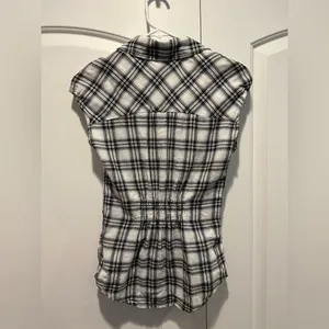 Guess Short Sleeve Snap Button Down Plaid Shirt thumbnail 2
