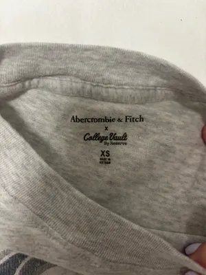 Abercrombie & Fitch tee thumbnail 2