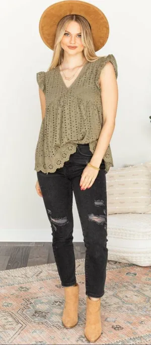 Eyelet Top NWOT thumbnail 3