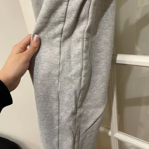 Aritzia TNA Gray Hoodie and Sweatpants Set thumbnail 14