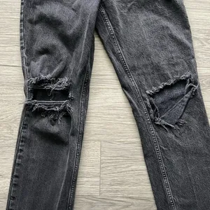 Abercrombie & Fitch - 90's Straight Ultra High Rise Size 28/6R Black Denim thumbnail 6