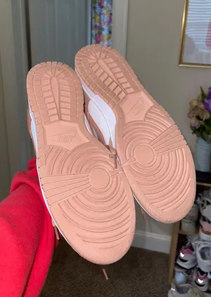Nike Dunks thumbnail 7