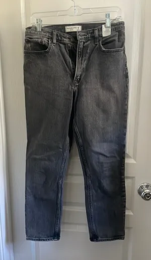 Abercrombie High-Rise Mom Jeans thumbnail 1