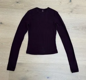 SKIMS Tee Crew Neck Long Sleeve Size XXS Burgundy Plum thumbnail 1