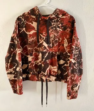 Hot Kiss Cropped hoodie thumbnail 1