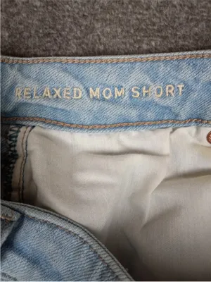 American Eagle Womens Size 2 Denim Relaxed Mom Shorts Raw Hem Destroyed thumbnail 7