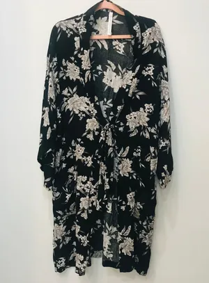 Spiritual Gangster Maya Kimono Floral FabFitFun One Size Black. thumbnail 2