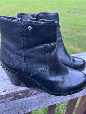 Frye Regina Wedge Pointed Toe Side Zip Western Leather Ankle Bootie size 7 thumbnail 2