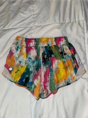 Lululemon Hotty Hot Shorts LR Size 4, 2.5” thumbnail 3