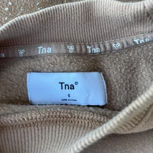Aritzia TNA cropped tan crewneck sweatshirt sz s thumbnail 5