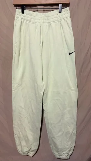 Nike joggers thumbnail 1