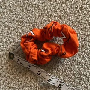 University of Virginia Large Scrunchie Orange Wahoo UVA Hair Tie EUC Clean thumbnail 7