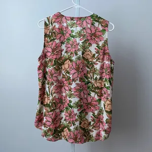 Rose + Olive Floral Boho Beachy Relaxed Dainty Sleeveless V-Neck Top Large Pink thumbnail 6