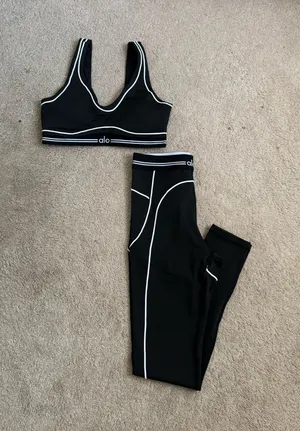 *Black* Alo Yoga Bra & Leggings thumbnail 1