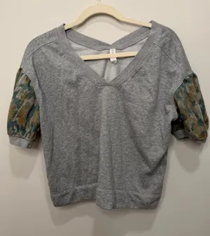 Daily Practice Anthropologie Gray Printed Puff Sleeve Sweatshirt Top Size Small thumbnail 1