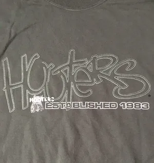 Hooters New Unisex Vintage Long Sleeve T-shirt Embroidery Gray Size XLarge thumbnail 5