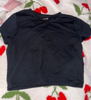 Hollister cropped tee  thumbnail 1